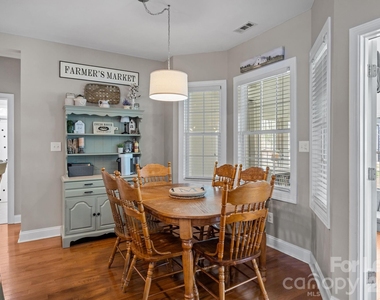 1667 Warwick Court - Photo Thumbnail 25