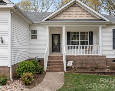 1667 Warwick Court - Photo Thumbnail 5