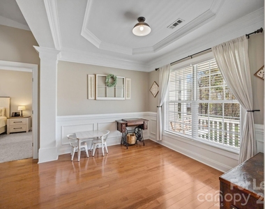 1667 Warwick Court - Photo Thumbnail 15