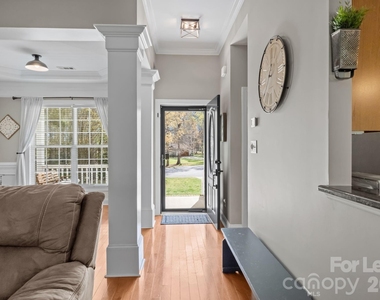 1667 Warwick Court - Photo Thumbnail 14