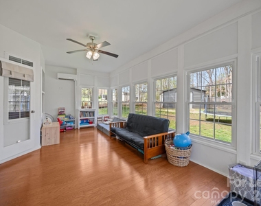 1667 Warwick Court - Photo Thumbnail 36