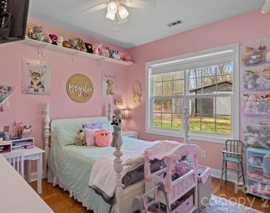 1667 Warwick Court - Photo Thumbnail 32