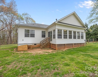 1667 Warwick Court - Photo Thumbnail 38