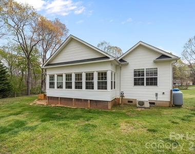 1667 Warwick Court - Photo Thumbnail 37