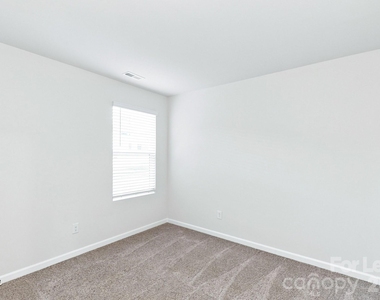 233 W Grover Street - Photo Thumbnail 9