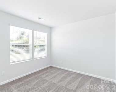 233 W Grover Street - Photo Thumbnail 10