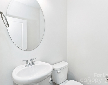233 W Grover Street - Photo Thumbnail 13