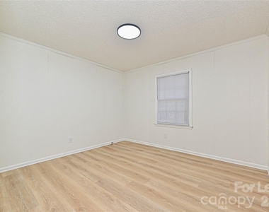 162 American Avenue Ne - Photo Thumbnail 6