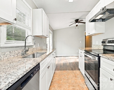 3100 Chenango Drive - Photo Thumbnail 2