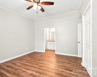 3100 Chenango Drive - Photo Thumbnail 10