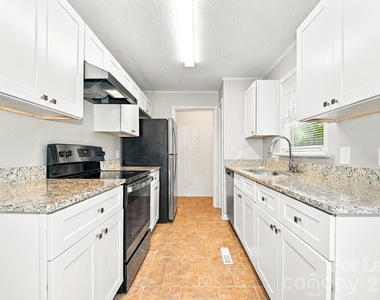 3100 Chenango Drive - Photo Thumbnail 3