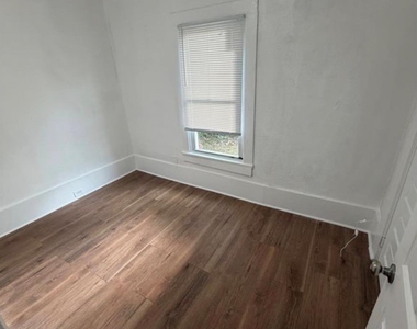 2416 Dundeen Street - Photo Thumbnail 4