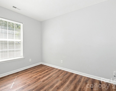 5731 Laborde Avenue - Photo Thumbnail 11