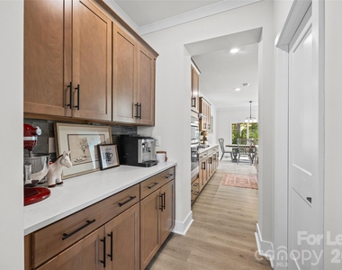 213 Miramar Drive - Photo Thumbnail 5