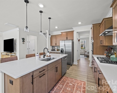 213 Miramar Drive - Photo Thumbnail 7