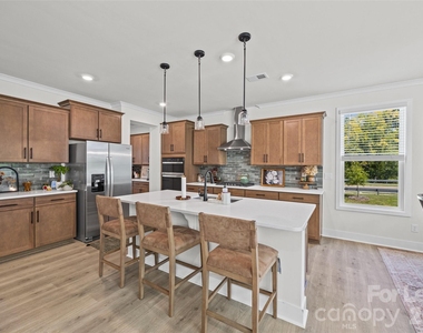 213 Miramar Drive - Photo Thumbnail 6