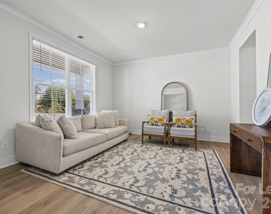 213 Miramar Drive - Photo Thumbnail 4