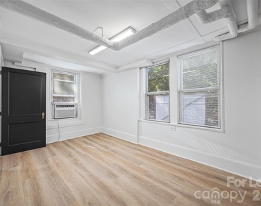 49 Corban Avenue Sw - Photo Thumbnail 4