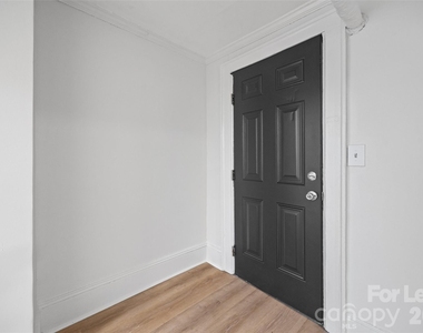 49 Corban Avenue Sw - Photo Thumbnail 2