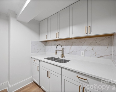 49 Corban Avenue Sw - Photo Thumbnail 7