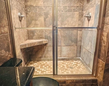 300 W 5th Street - Photo Thumbnail 14