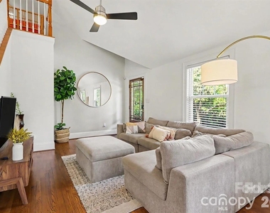 1013 Spruce Street - Photo Thumbnail 1