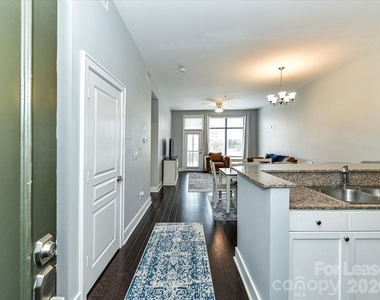 115 E Park Avenue - Photo Thumbnail 2