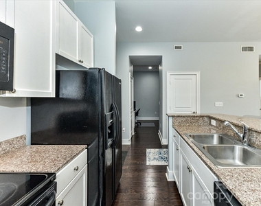 115 E Park Avenue - Photo Thumbnail 11