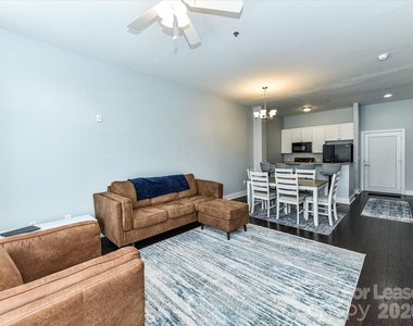 115 E Park Avenue - Photo Thumbnail 5