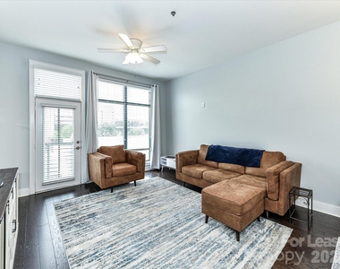 115 E Park Avenue - Photo Thumbnail 3