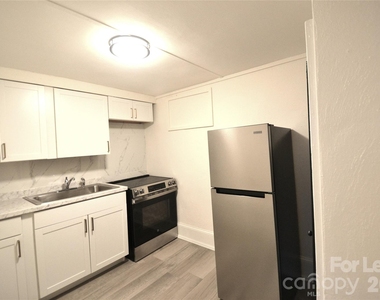 49 Corban Avenue Sw - Photo Thumbnail 6