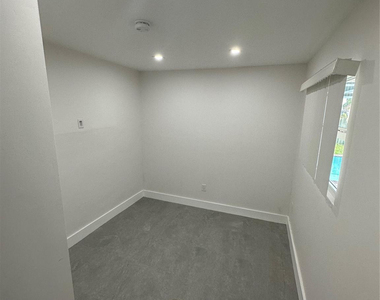 6350 Liberty Street - Photo Thumbnail 6