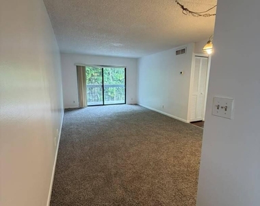 1750 N Congress Avenue - Photo Thumbnail 9
