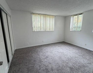 1750 N Congress Avenue - Photo Thumbnail 4
