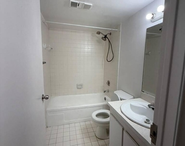1750 N Congress Avenue - Photo Thumbnail 3