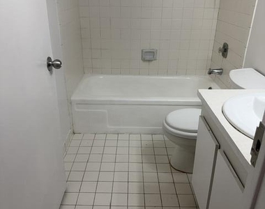 1750 N Congress Avenue - Photo Thumbnail 11