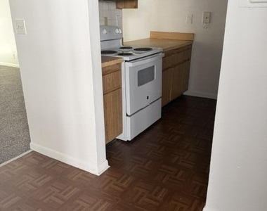 1750 N Congress Avenue - Photo Thumbnail 10