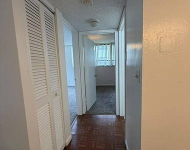 1750 N Congress Avenue - Photo Thumbnail 7