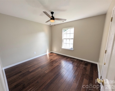 3017 Lynworth Place - Photo Thumbnail 6