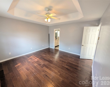 3017 Lynworth Place - Photo Thumbnail 10