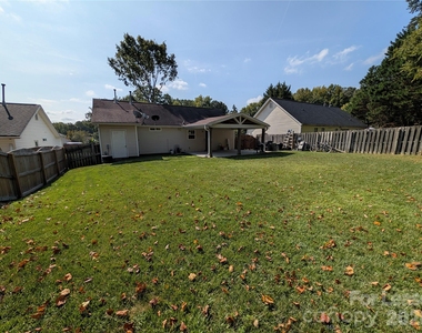 3017 Lynworth Place - Photo Thumbnail 15