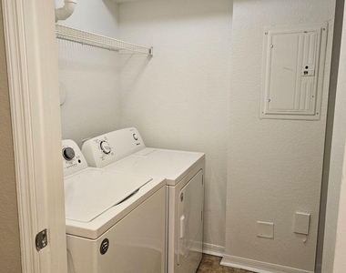 15155 Michelangelo Boulevard - Photo Thumbnail 8