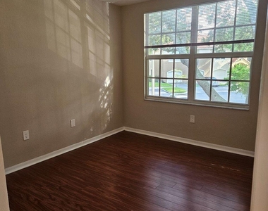 15155 Michelangelo Boulevard - Photo Thumbnail 5