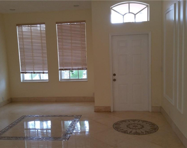 6908 Nw 33rd Street - Photo Thumbnail 2