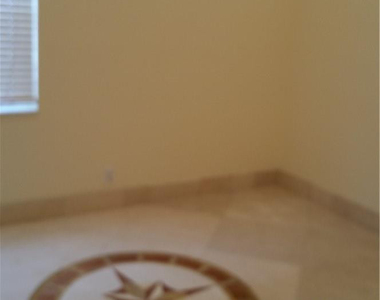 6908 Nw 33rd Street - Photo Thumbnail 5