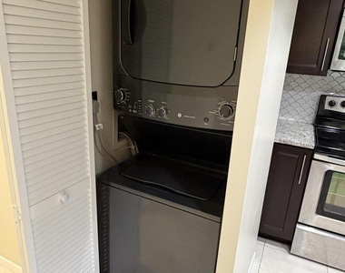 1180 Carlton Court - Photo Thumbnail 23