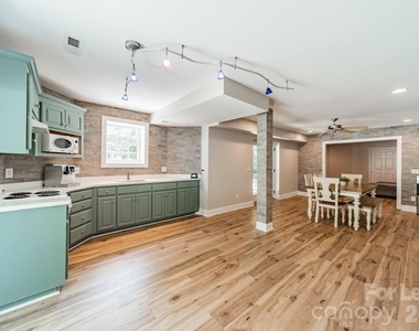 2006 Sandy Pond Lane - Photo Thumbnail 32