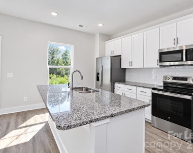 105 Silverwood Court - Photo Thumbnail 25