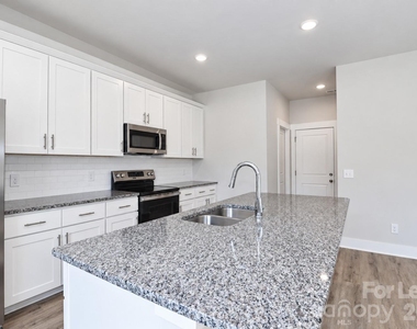 105 Silverwood Court - Photo Thumbnail 19