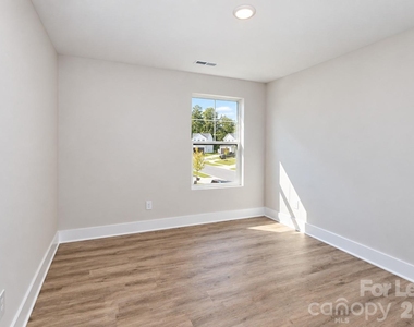 105 Silverwood Court - Photo Thumbnail 39